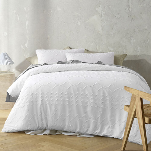 Big Sleep White Zig Zag Super Soft Tufted Quilt Cover Set Queen